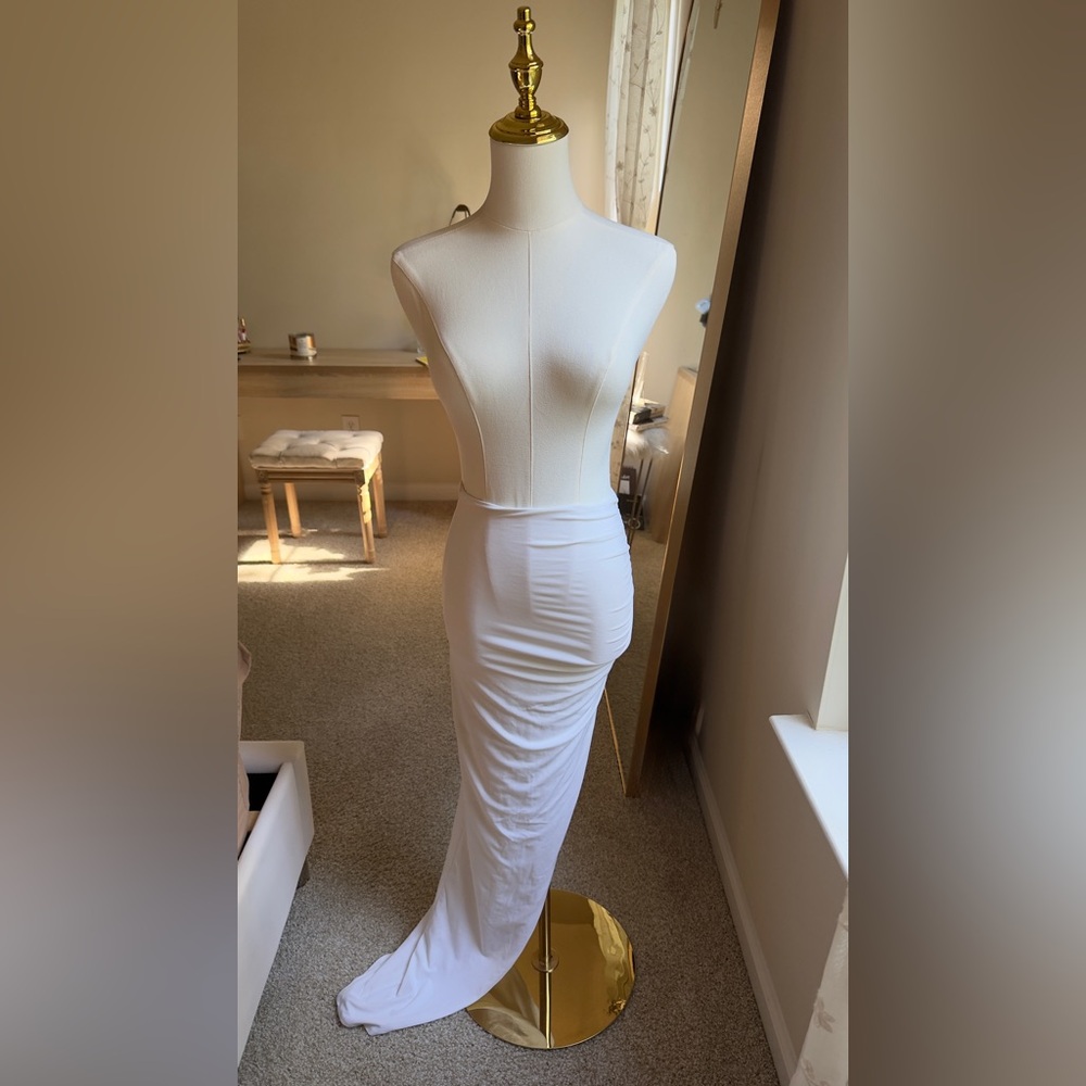 Elegant White Women's Skirt